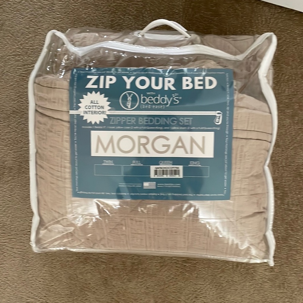 Beddy’s zipper bedding set. Morgan queen